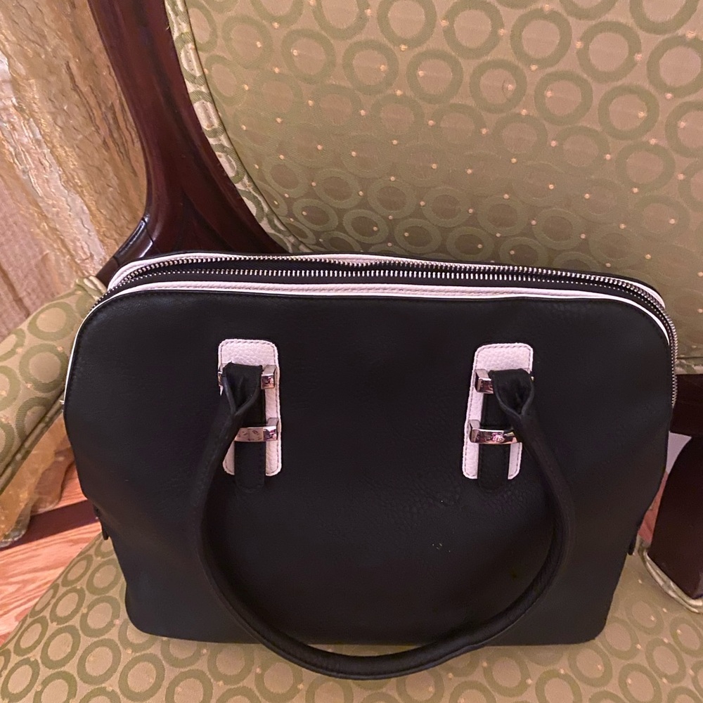 SOLD. C brand by Bloomingdale’s faux leather - Picture 6 of 8